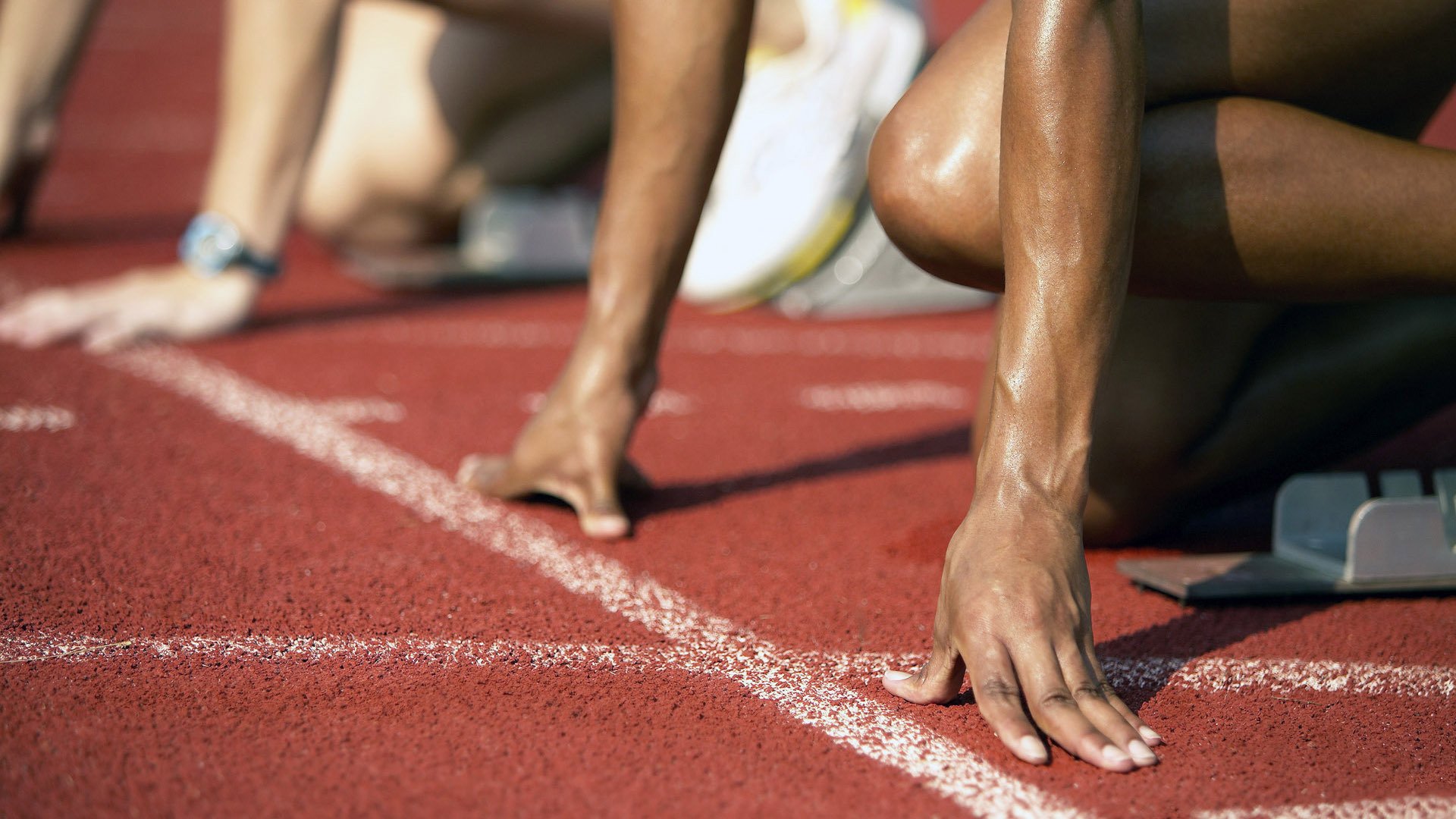 西决生死战焦点战，波兰踏平沙特，足球场上的铁血征服