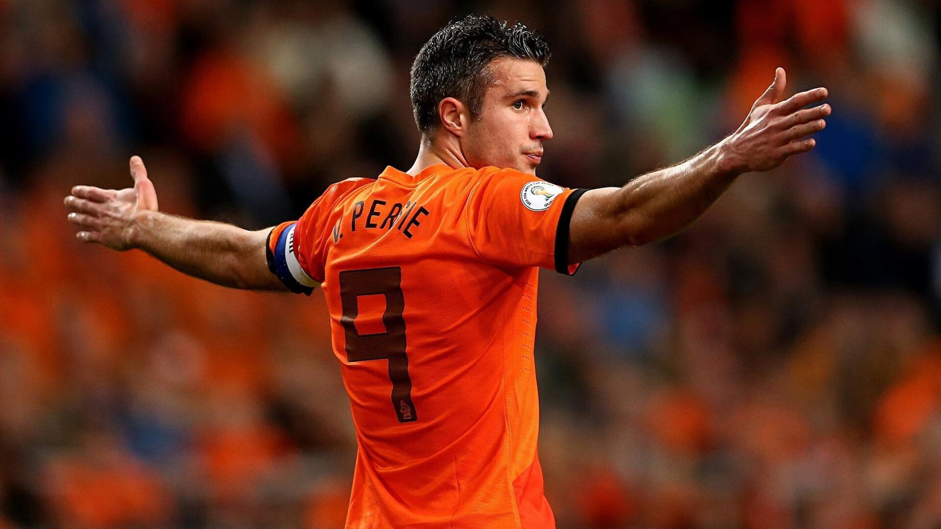 赛道与绿茵的交汇，当F1街道赛焦点战遇见阿根廷决胜局带走阿森纳