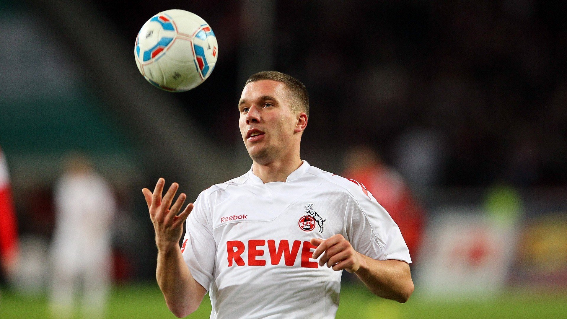 一个人的国家德比，当拉文在伯纳乌的夜色中，用一己之力改写了西甲的圣经